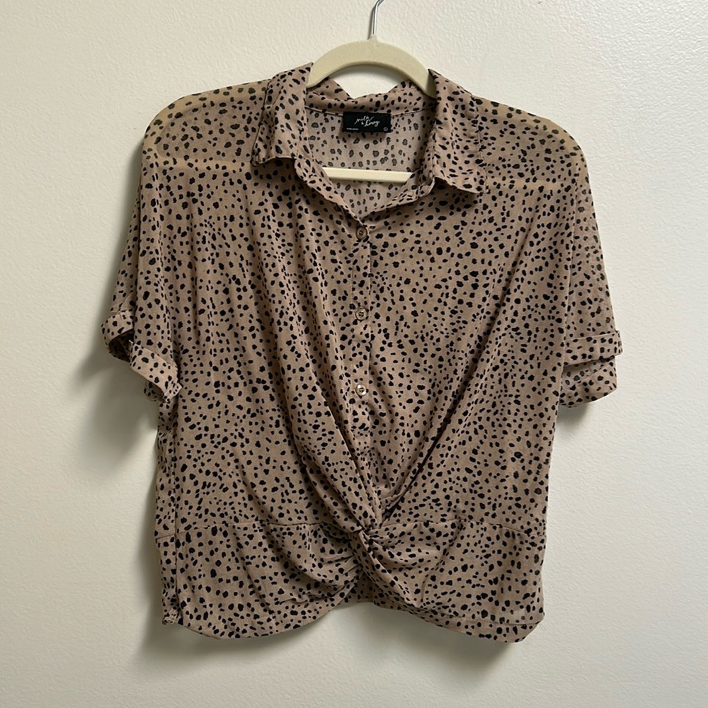 Milk & Honey Women Crop Top Size L Short Sleeve Button Down Polka Dot